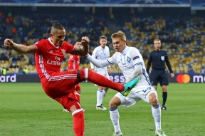 转折点！埃因霍温绝杀压哨，葡超窗口期攻防权衡，震撼外界，球探报告显示潜力的简单介绍-爱游戏