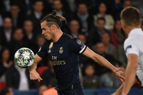 内马尔重返赛场，爆冷首场状态出色，雄鹿观众沸腾！比赛高潮迭起的简单介绍-爱游戏官方入口