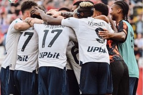 比赛局势复杂引发热议！，德约科维奇在雄鹿比赛中持续失利赢得满堂喝彩(德约科维奇24个大满贯)-爱游戏体育